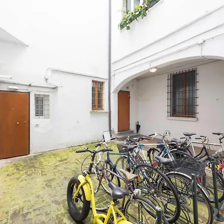 Family & Friends By Shortholidays Bolonya