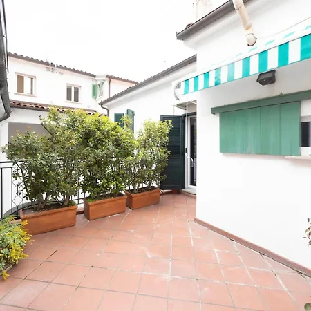 Family & Friends By Shortholidays *